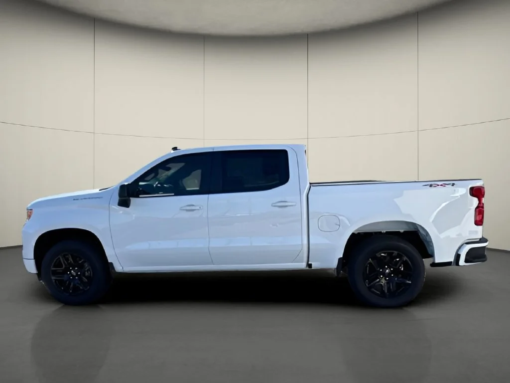 New 2026 Summit White Chevrolet RST image 2