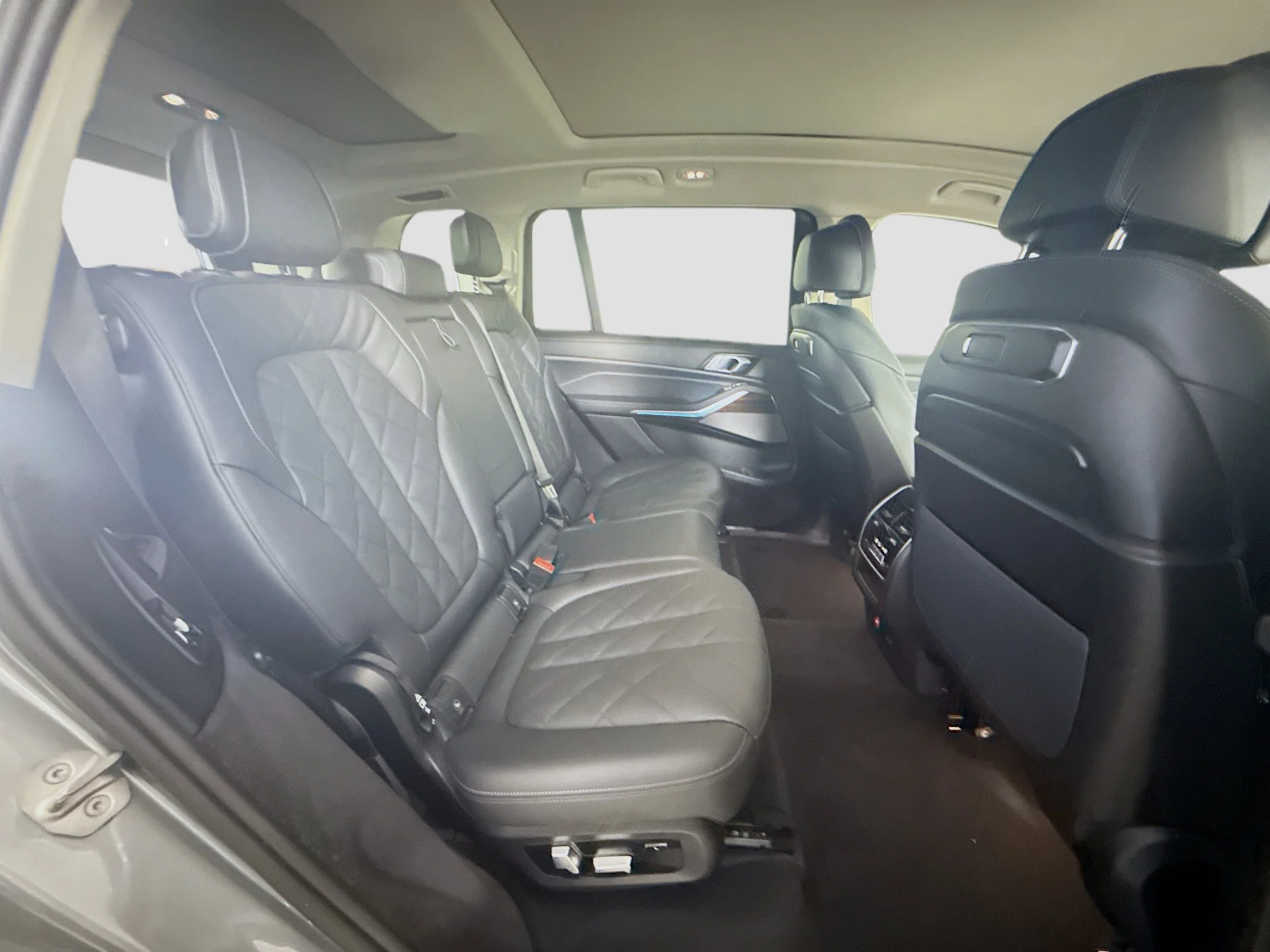 Used 2026 Skyscraper Gray Metallic BMW xDrive40i image 23