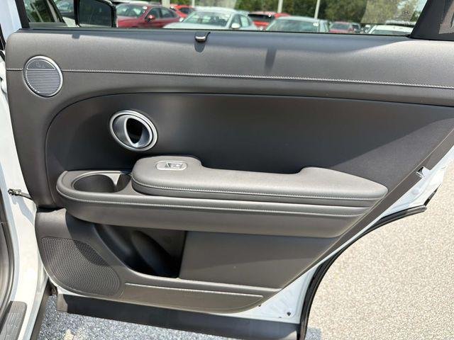 New 2026 White Hyundai Blue SEL 8P image 17