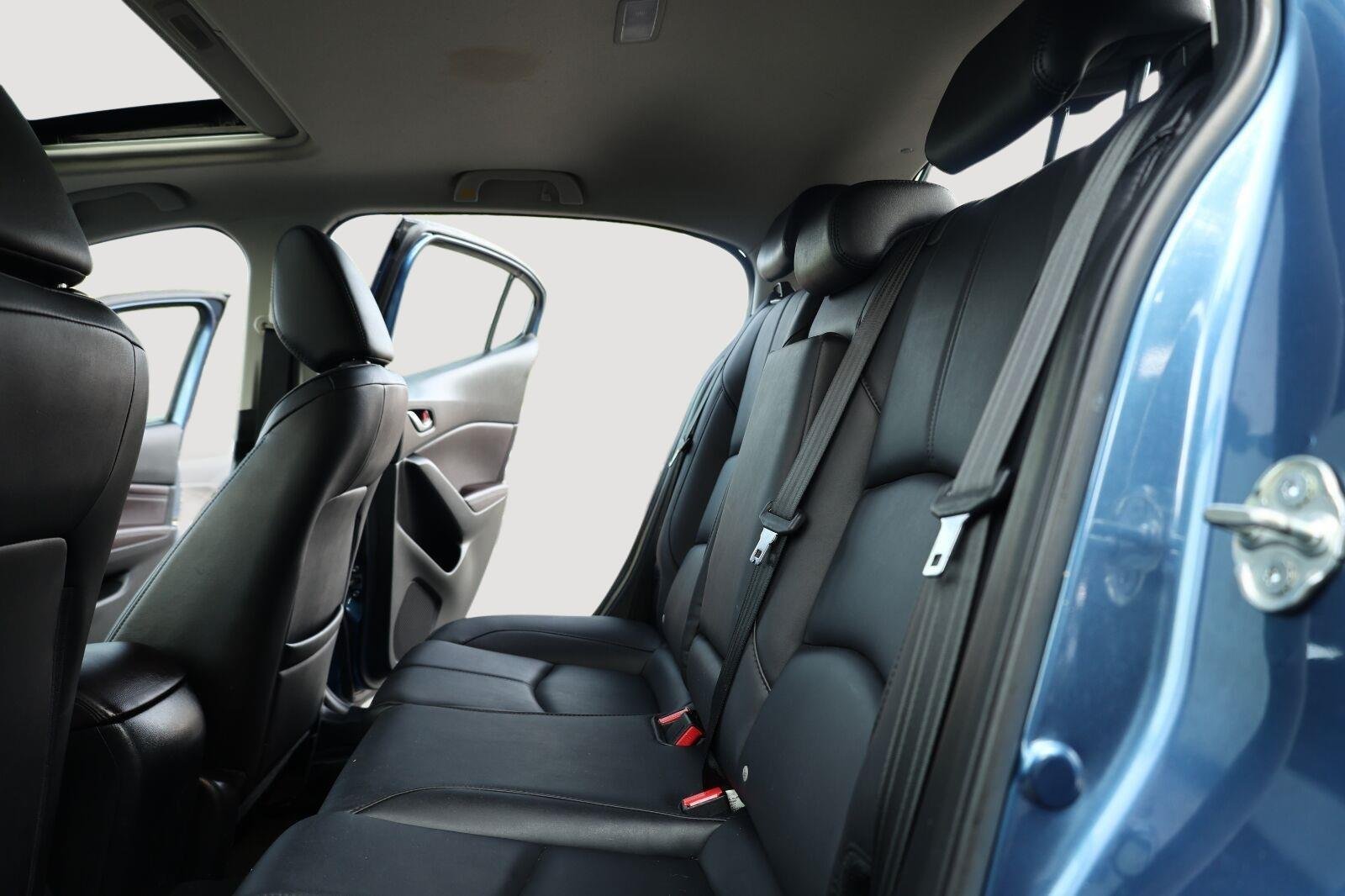 Used 2018 Eternal Blue Mica Mazda Touring image 17