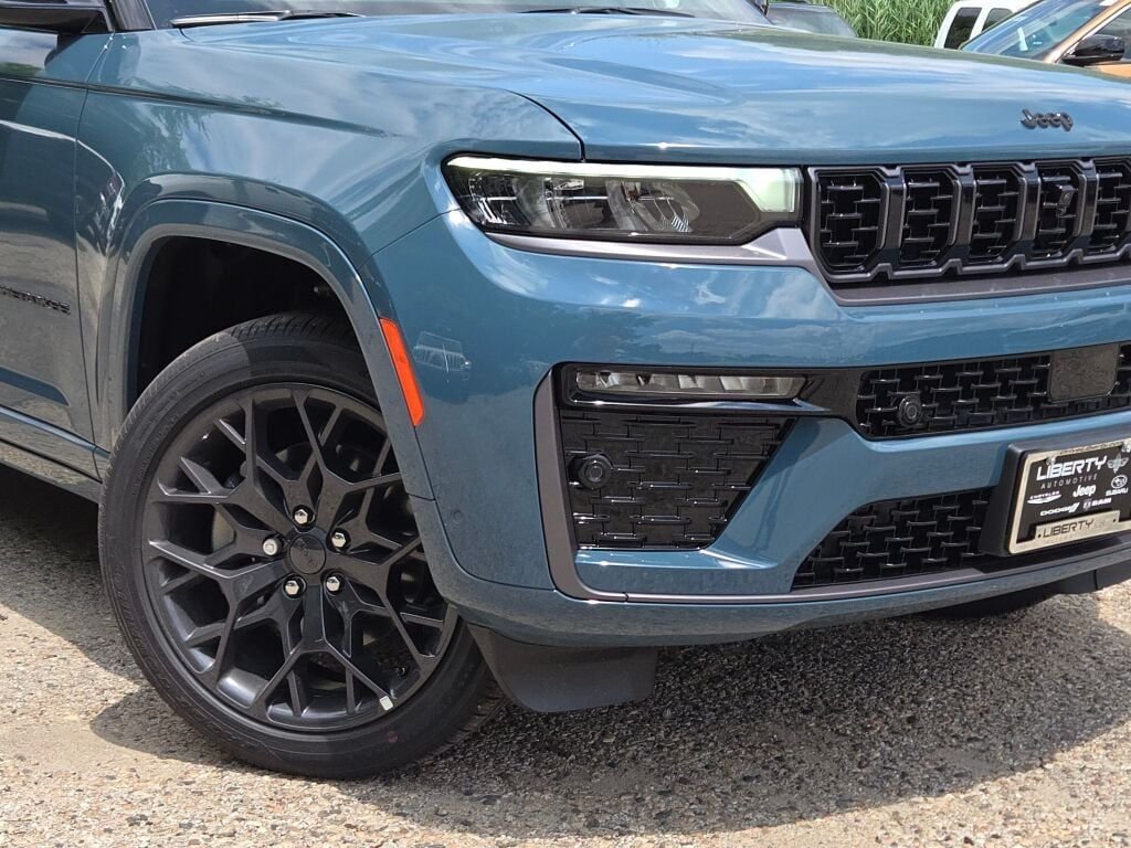 New 2026 Steel Blue Exterior Paint Jeep Summit image 3