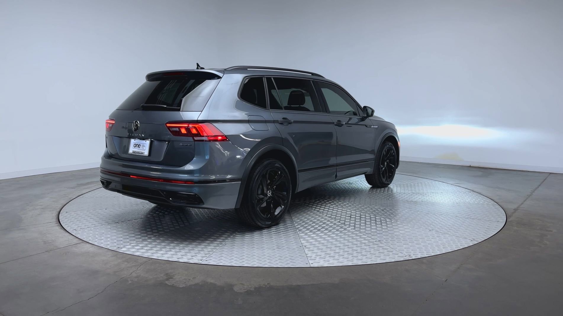 Used 2023 Gray Volkswagen SE R-Line Black image 8