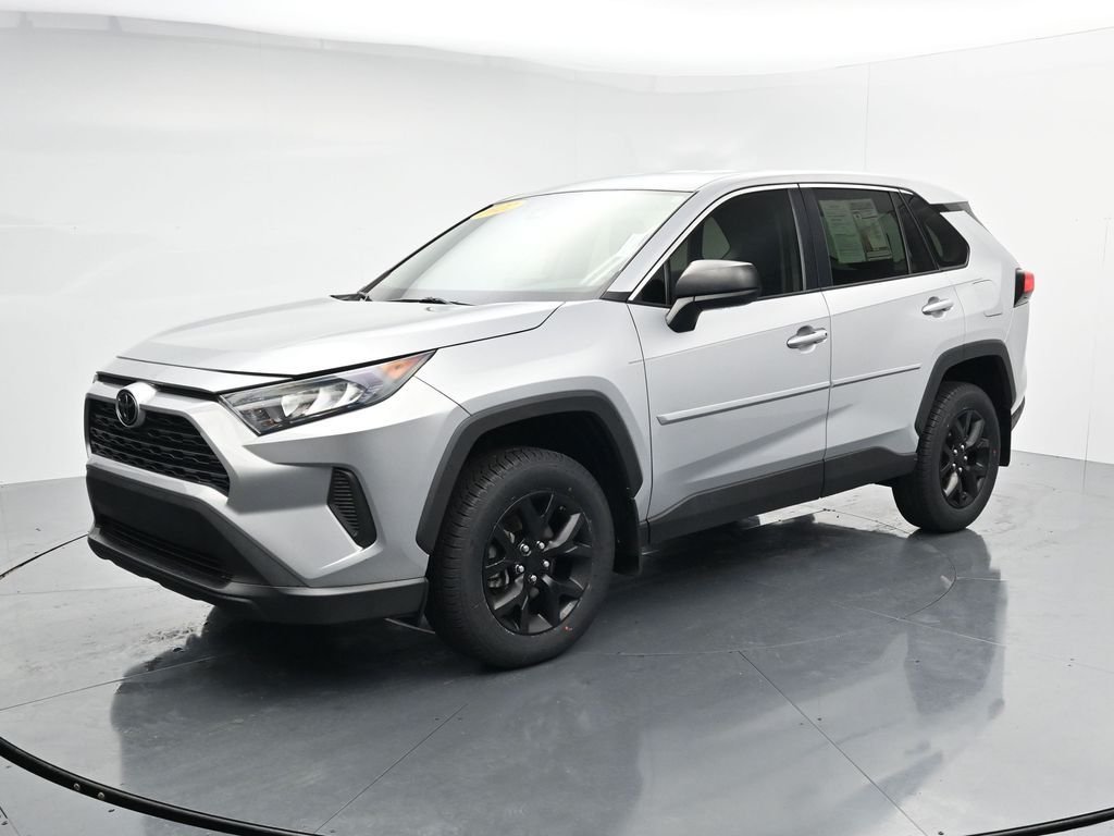 Used 2022 Silver Toyota LE image 4