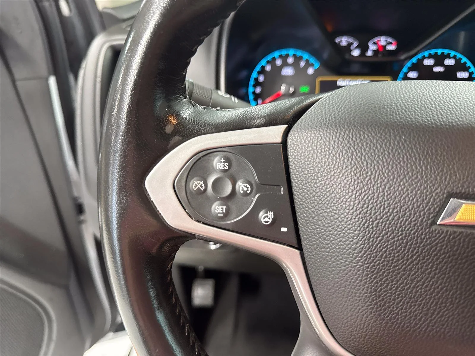 Used 2022 Summit White Chevrolet 4WD ZR2 image 20