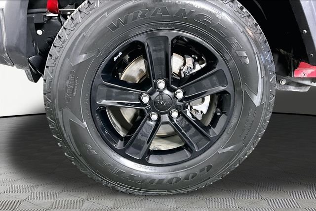 Used 2022 Red Jeep Unlimited Sport Altitude image 32
