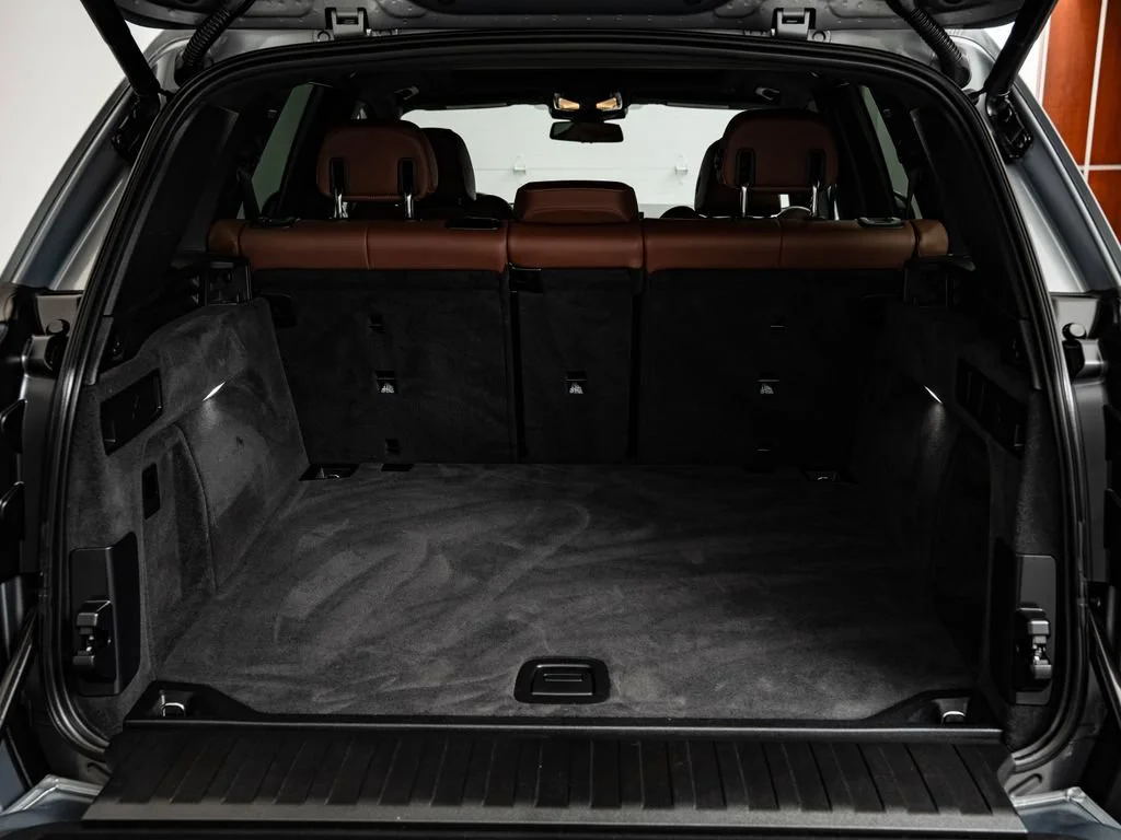 Used 2024 Skyscraper Grey Metallic BMW xDrive40i image 21