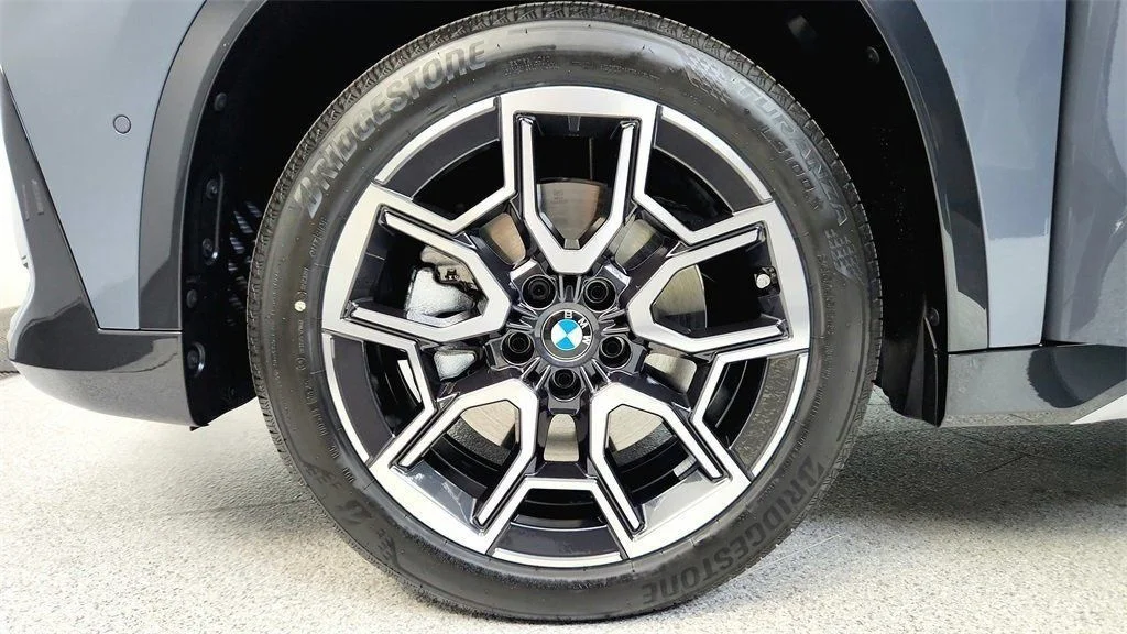 Used 2026 Storm Bay Metallic BMW xDrive28i image 9