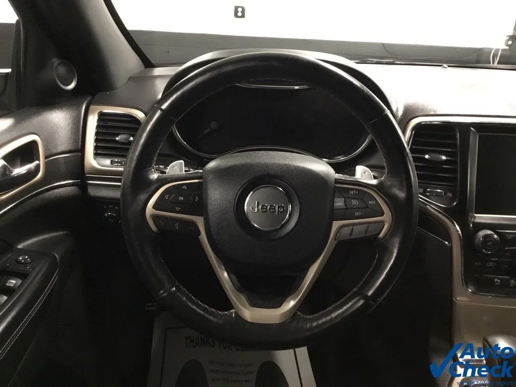Used 2016 Silver Jeep Limited image 46