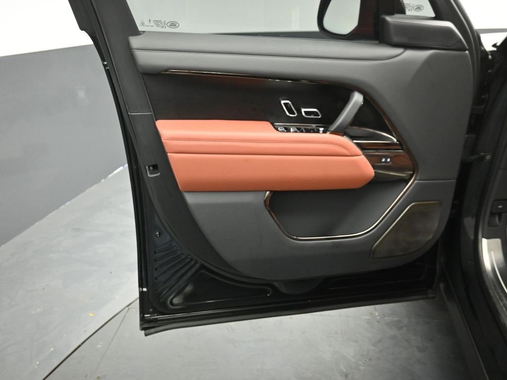 2025 LAND ROVER RANGE ROVER - Image 19