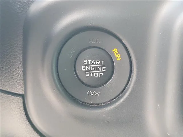 Used 2020 Gobi Clearcoat Jeep Rubicon 4x4 Crew Cab 5 ft. box image 16