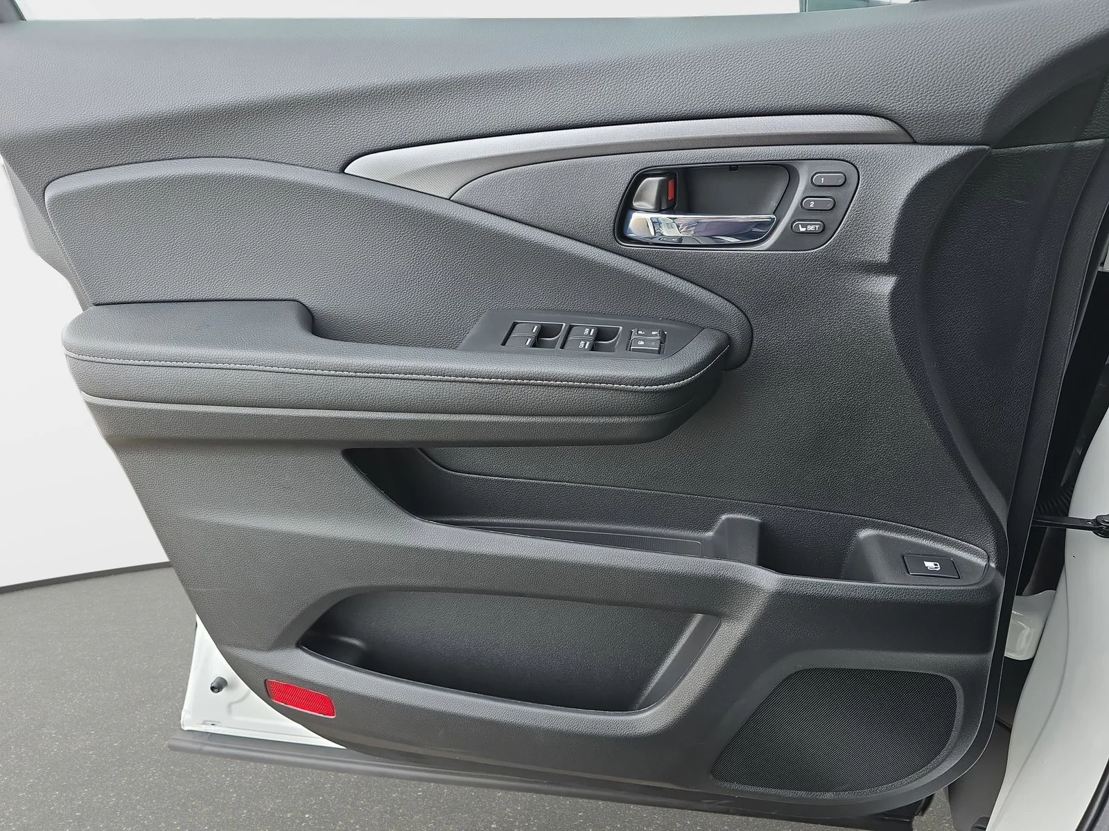 New 2026 Platinum White Pearl Honda RTL image 27