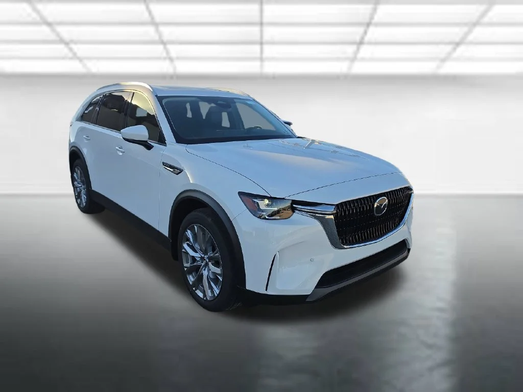 New 2026 White Mazda 3.3 Turbo Preferred image 2