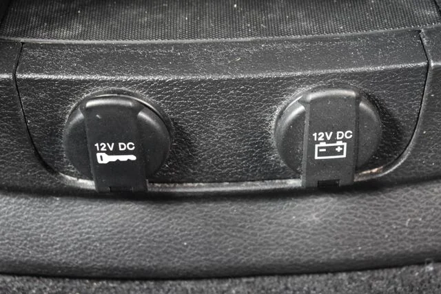 Used 2019 White Dodge SE image 31