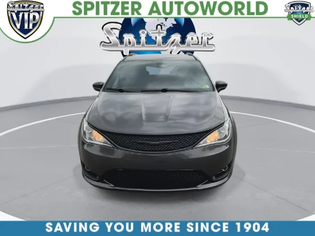 Used 2019 Gray Chrysler Touring Plus image 6