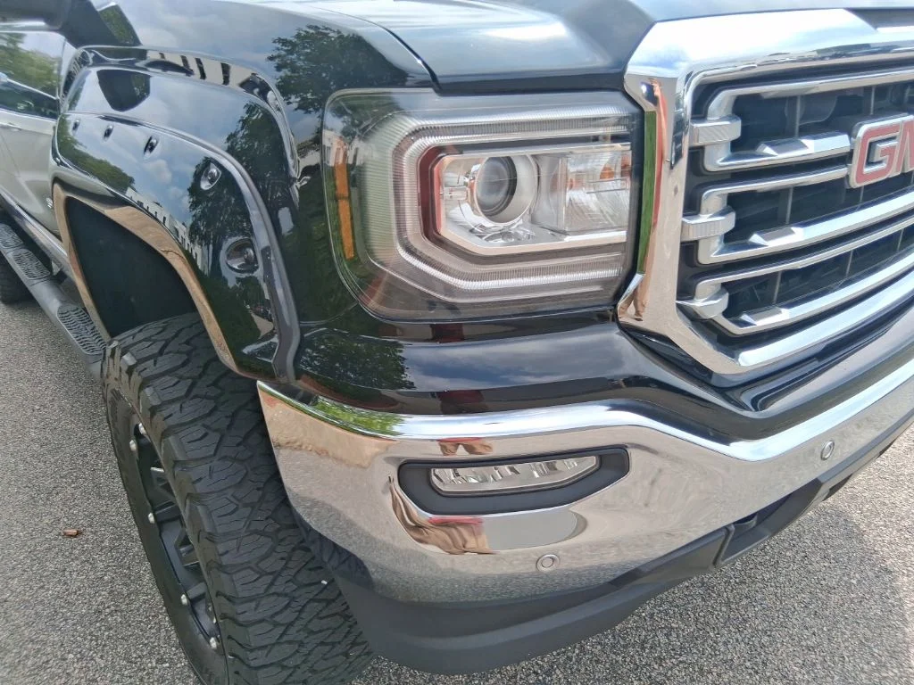 Used 2018 Black GMC SLT image 13