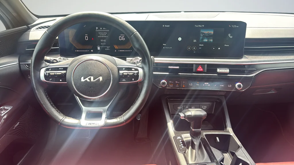 2025 Kia K5 GT-Line - Photo 13