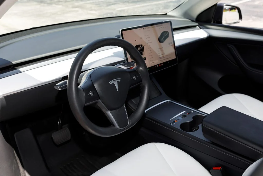 Used 2023  Tesla Long Range image 29