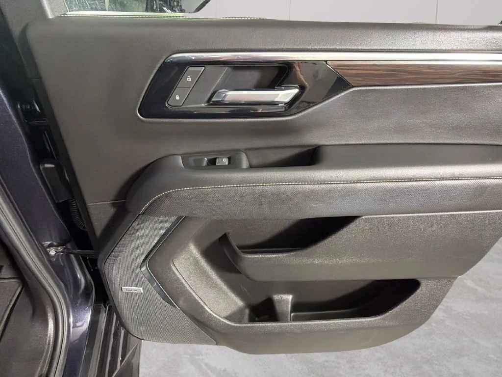 Used 2025 Dark Ash Metallic Chevrolet Premier image 36