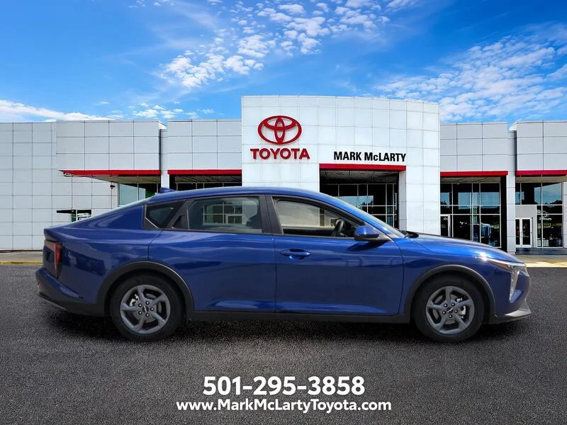 Used 2025 Deep Sea Blue KIA LXS FWD image 6