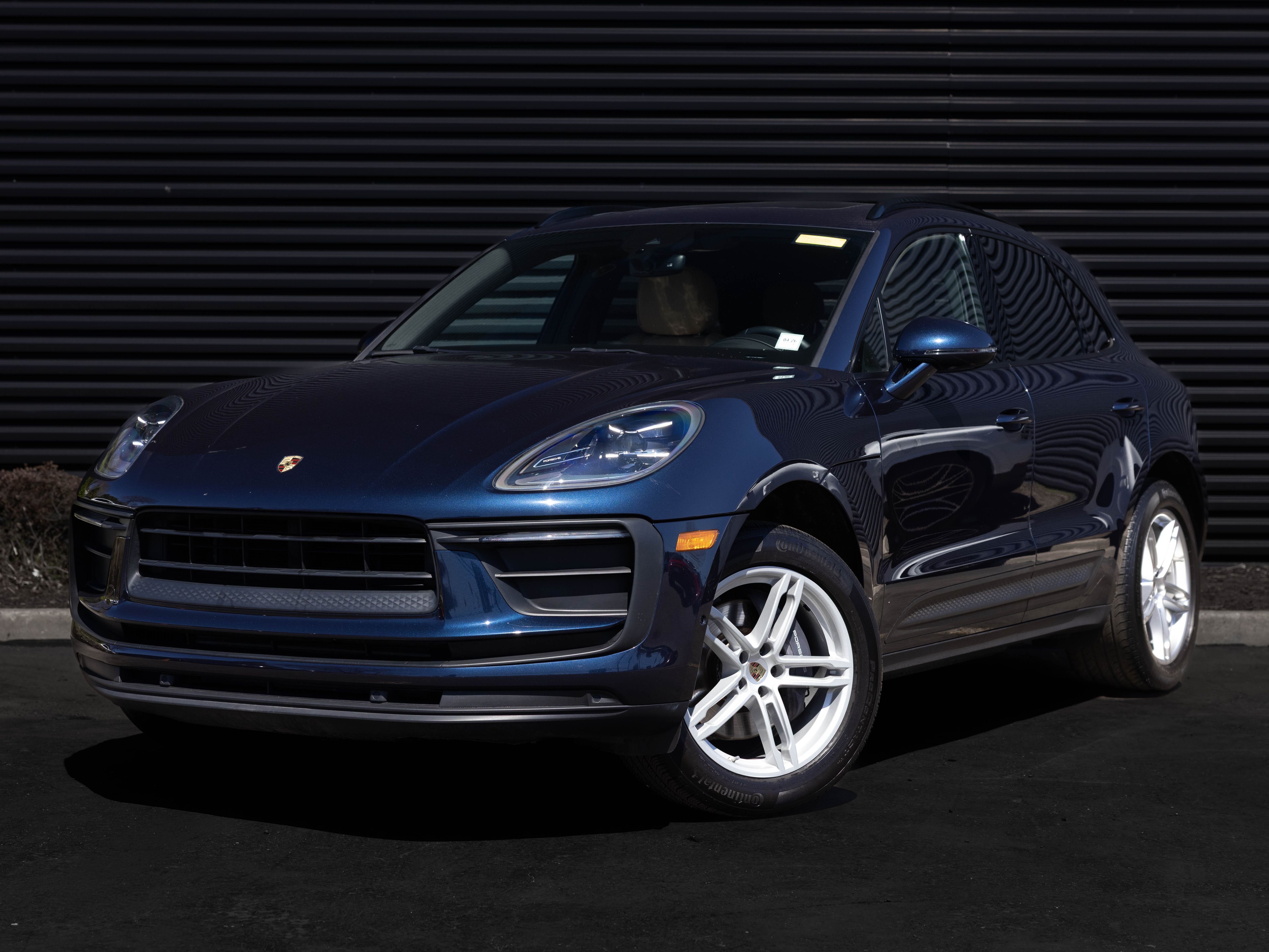 2022 Porsche Macan Base
