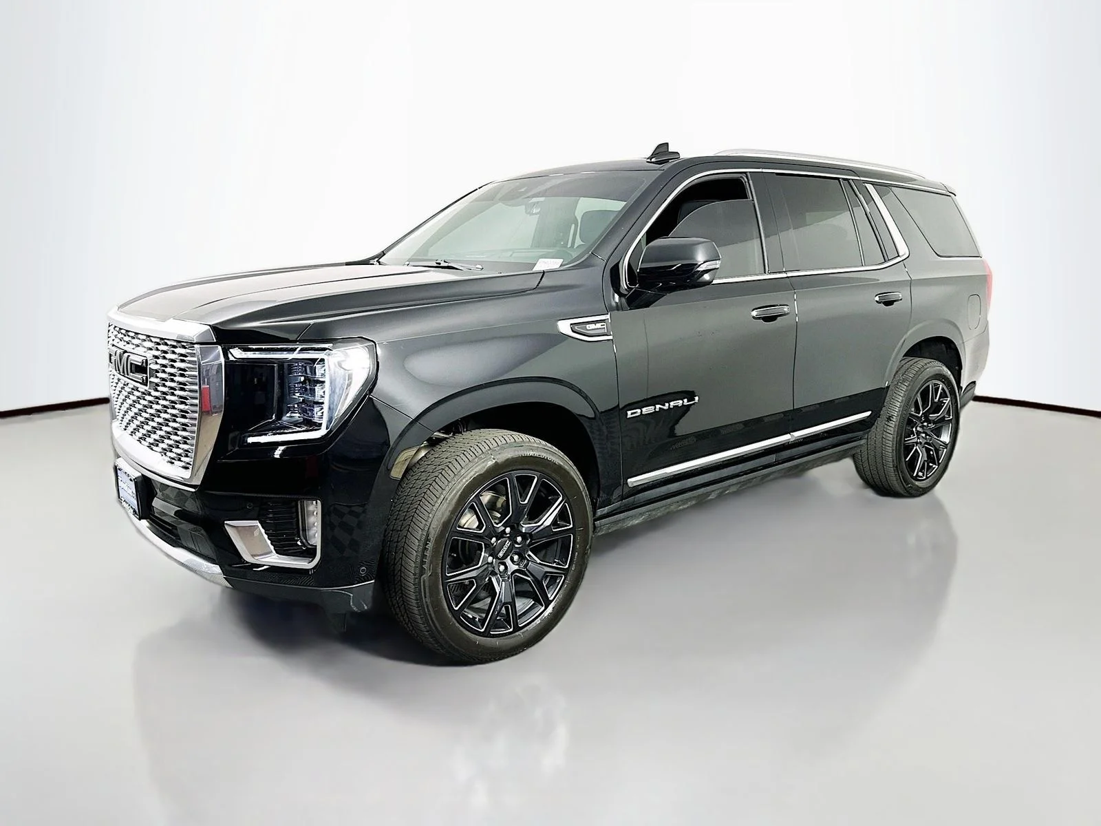Used 2024 Onyx Black GMC Denali image 3