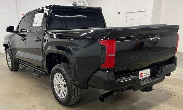Used 2025 BLACK Toyota  image 4
