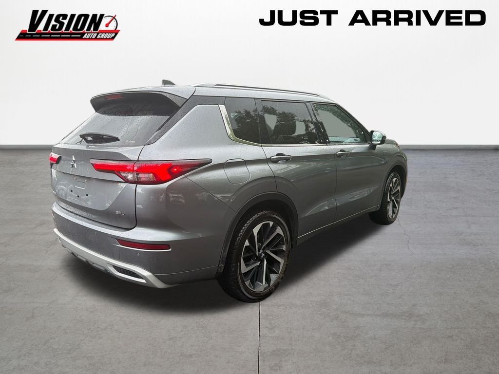 Used 2024 Black Mitsubishi  image 5
