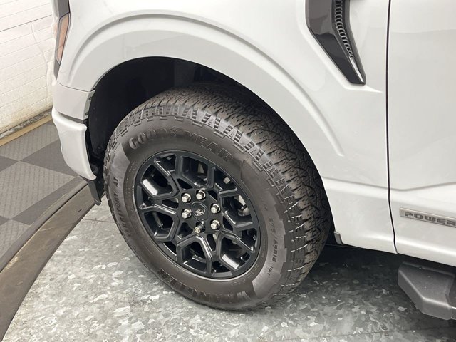Used 2024 Avalanche Gray Ford XLT image 36