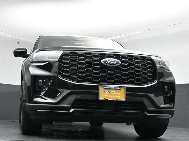 Certified Used 2025 Agate Black Metallic Ford ST-Line image 40