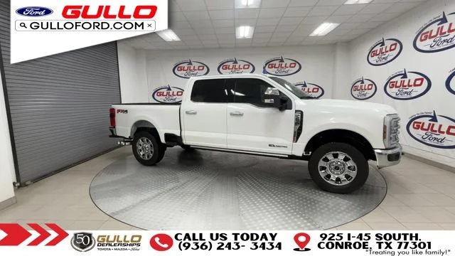 Used 2025 White Metallic Ford Lariat image 3