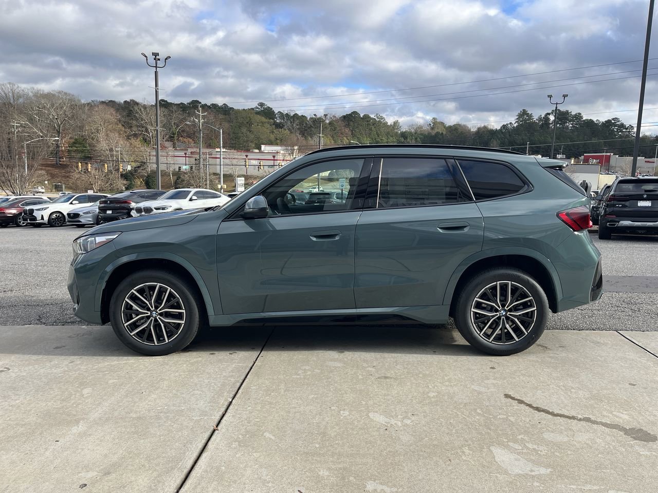 Used 2026 Cape York Green Metallic BMW xDrive28i image 5
