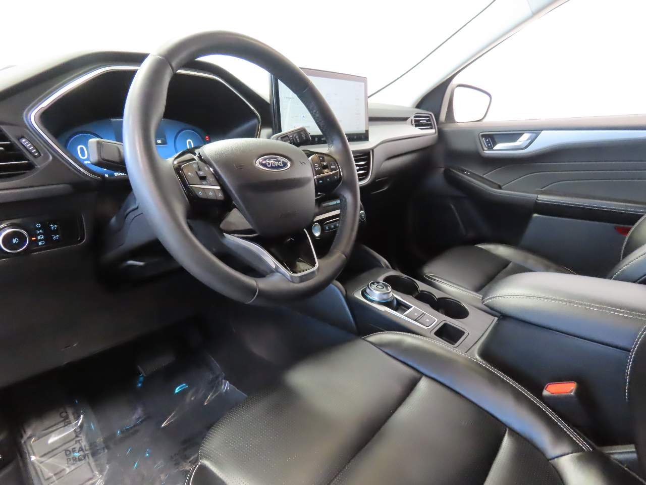 Used 2023 Iconic Silver Ford Platinum image 13