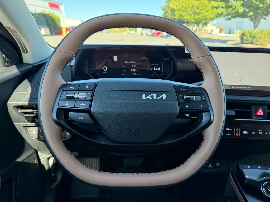 New 2026 Glacial White Pearl Kia WIND image 22
