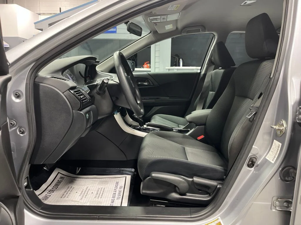 Certified Used 2016 Lunar Silver Metallic Honda LX image 11