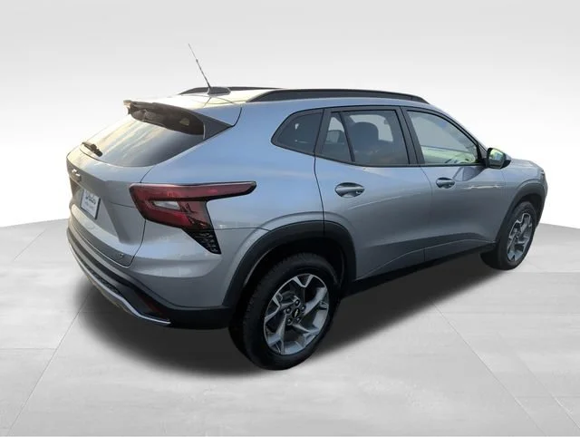 Used 2025 Sterling Gray Metallic Chevrolet LT image 6