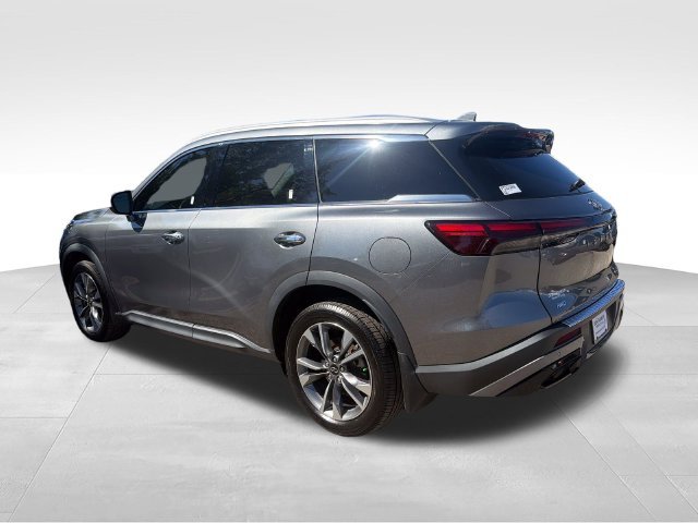 Used 2023 Gray INFINITI LUXE image 3