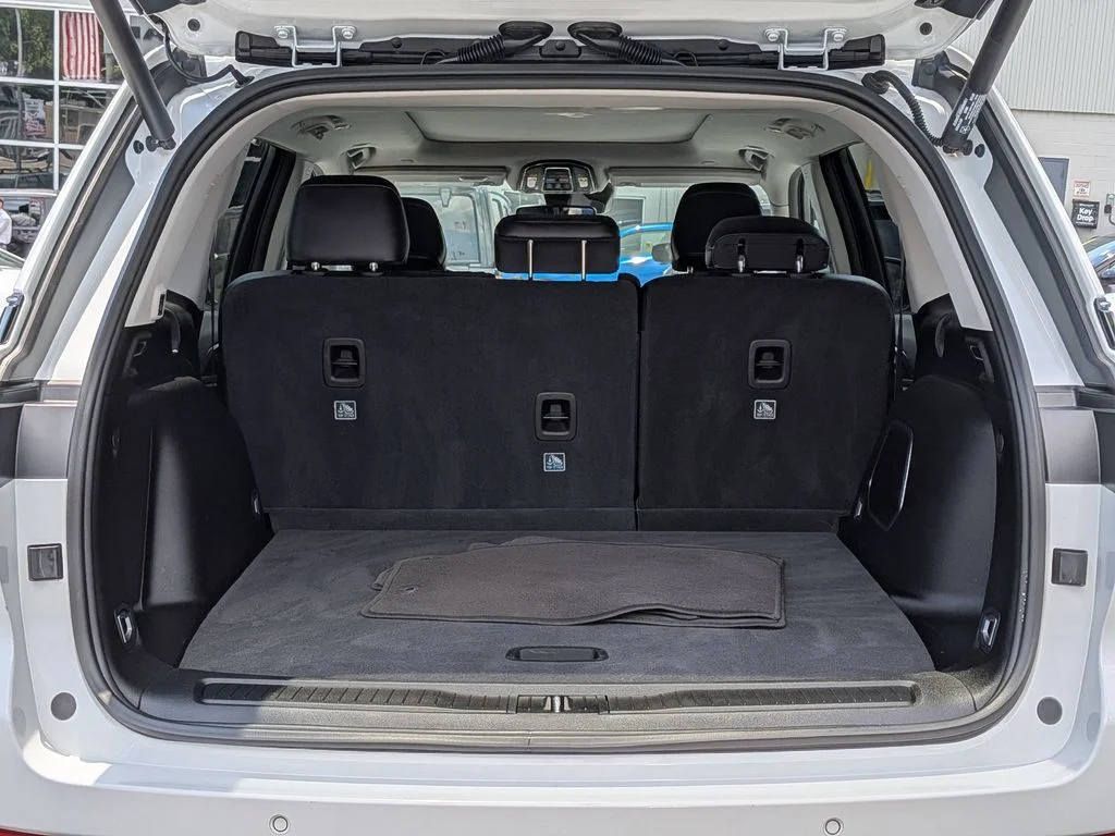Used 2023 White Jeep 4xe image 8