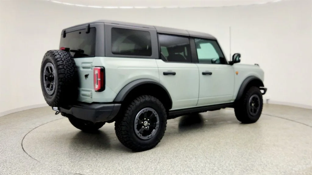 Used 2021 Cactus Gray Ford Badlands 4 Door Advanced 4x4 w/ Sasquatch Pkg & High Pkg image 5