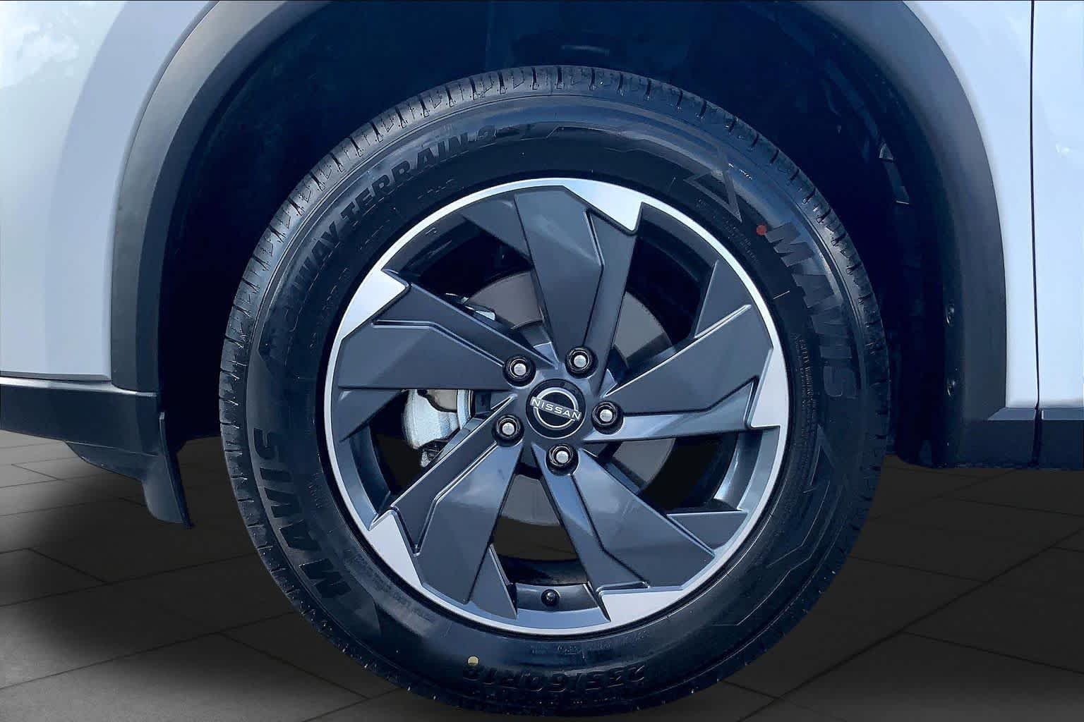 Used 2024 Brilliant Silver Metallic Nissan SV image 11