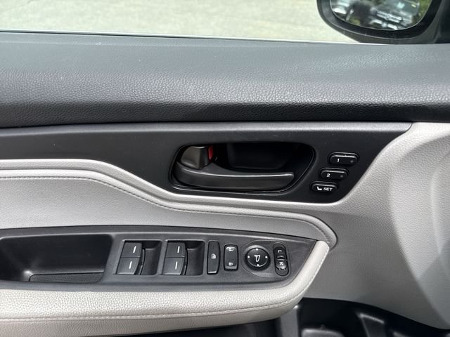 2023 Honda Odyssey EX-L - Photo 17