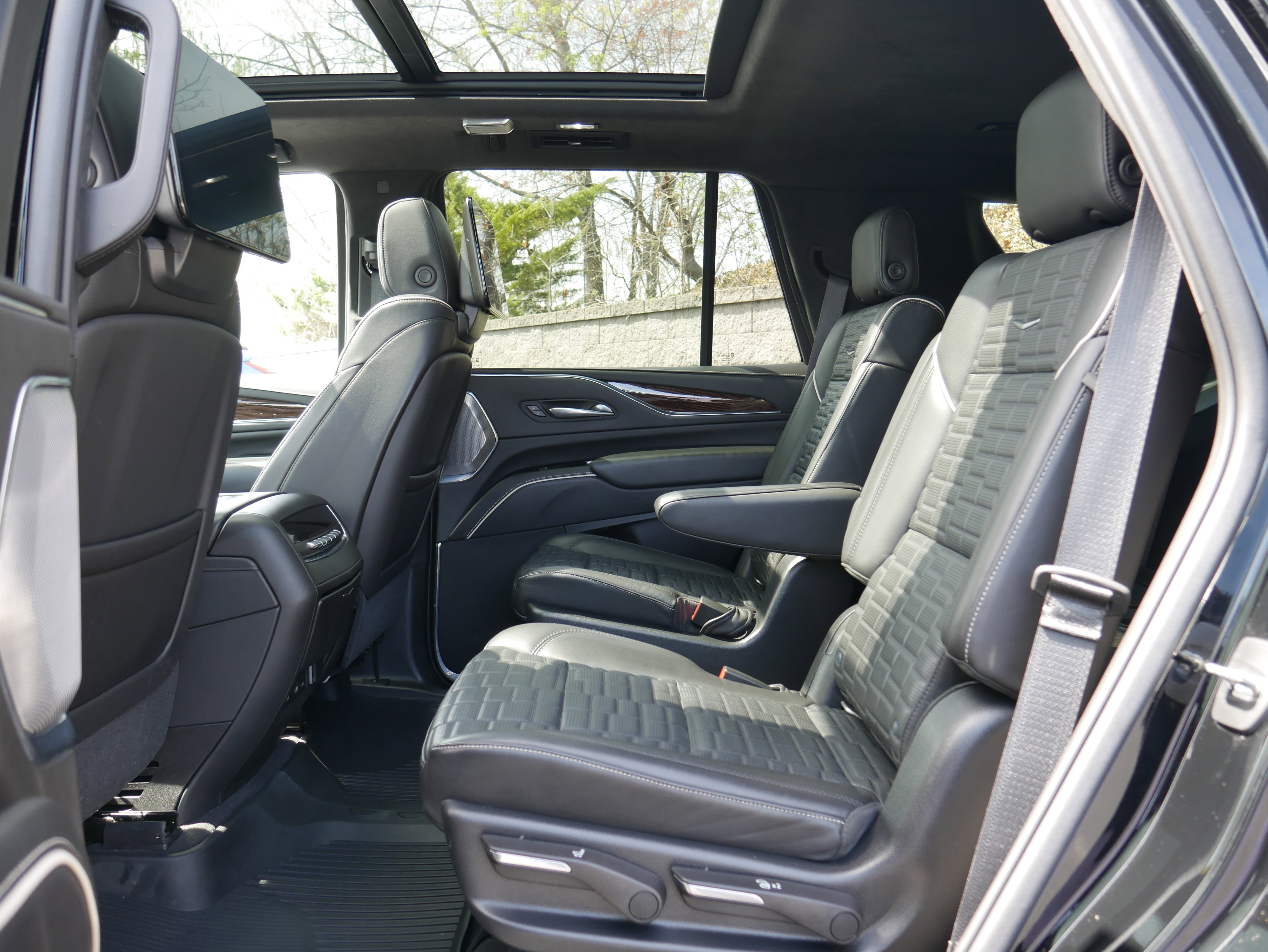 Used 2021 Black Raven Cadillac Premium Luxury Platinum image 20