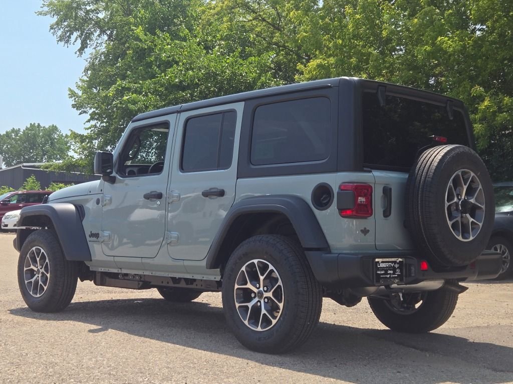 New 2026 Earl Clearcoat Jeep Sport S image 19