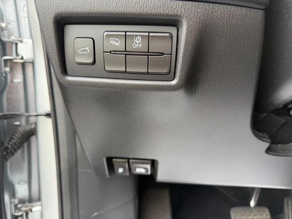 Used 2023 Silver Mazda 2.5 S Preferred Package image 10