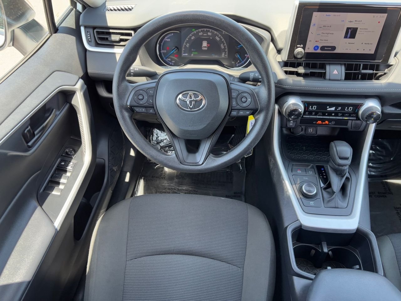 2025 Toyota RAV4 LE - Photo 13