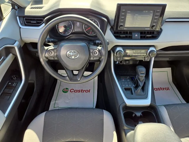 Used 2021 Silver Toyota XLE image 13