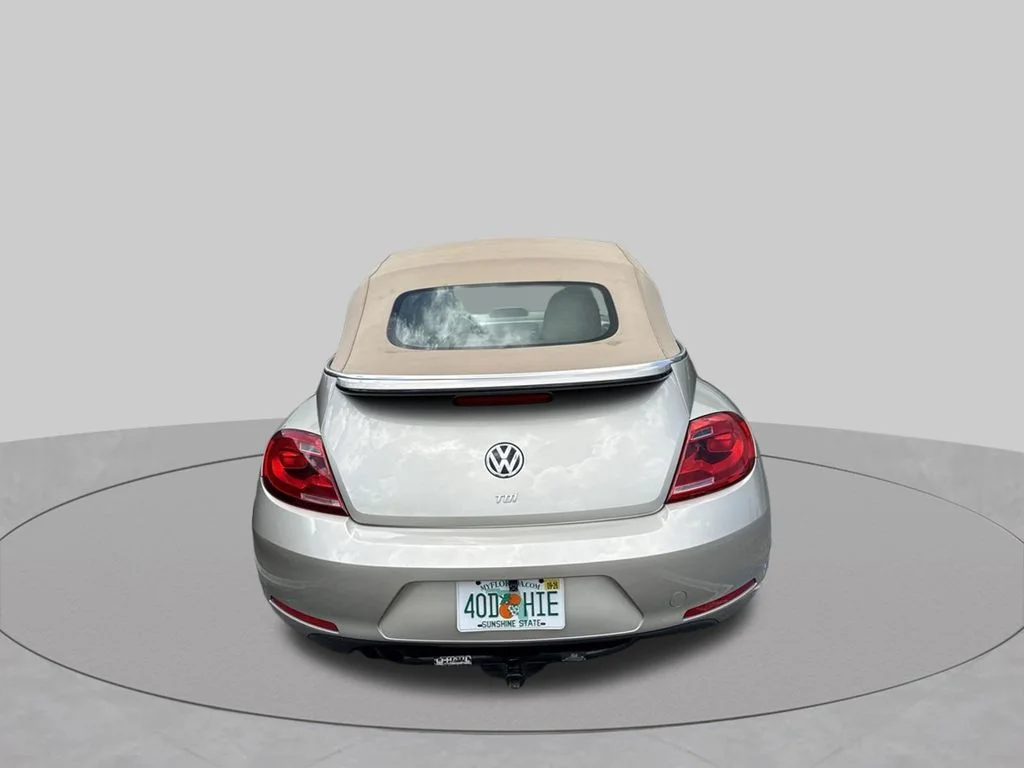 Used 2014 Gold Volkswagen 2.0 TDI image 6
