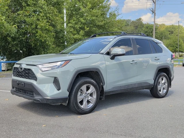 2023 TOYOTA RAV4 XLE
