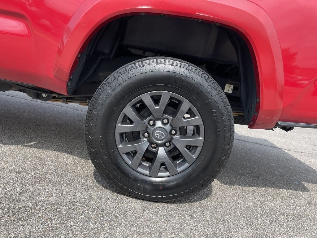Used 2022 Red Toyota SR5 image 10