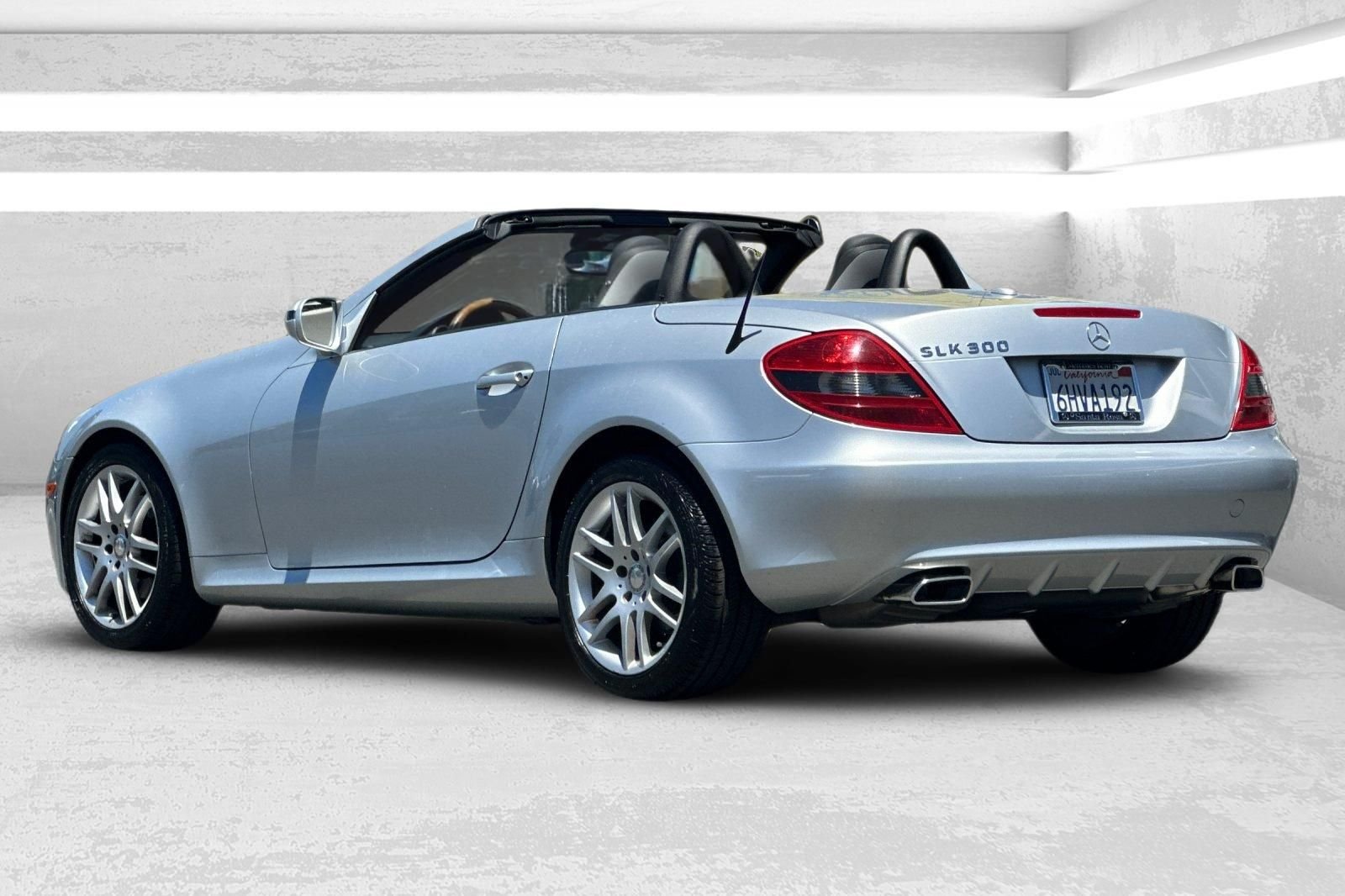 Used 2009 Silver Mercedes-Benz SLK 300 image 6