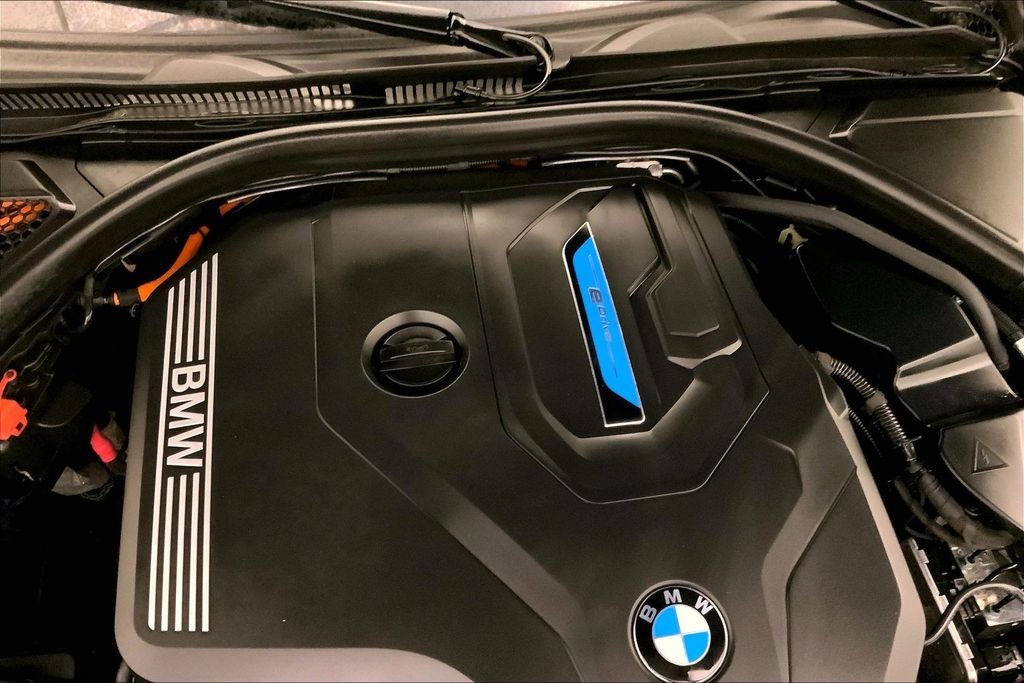 Used 2023 Phytonic Blue Metallic BMW  image 31